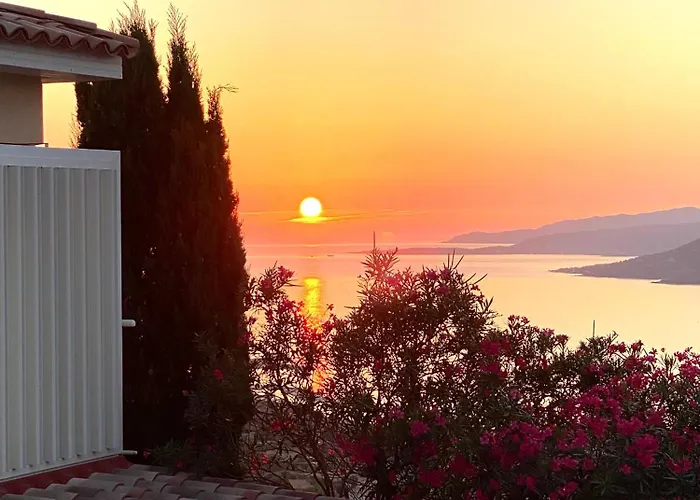 3 Etoiles Entierement Renove 